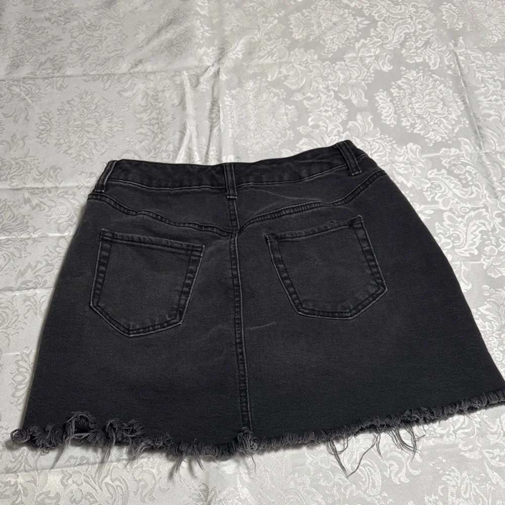 Wild Fable Black Frayed Hem Jean Mini Skirt Size 4 - Picture 4 of 4